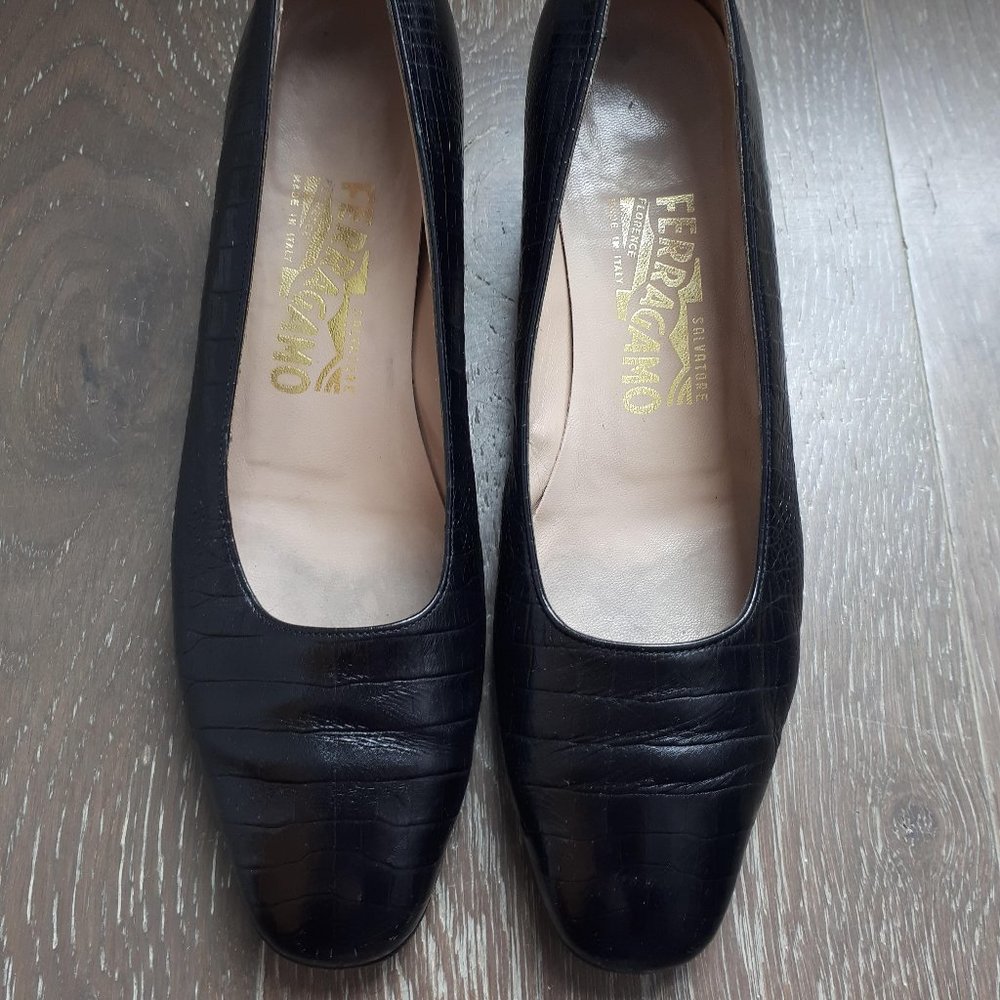 Ferragamo classic croc embossed leather pumps